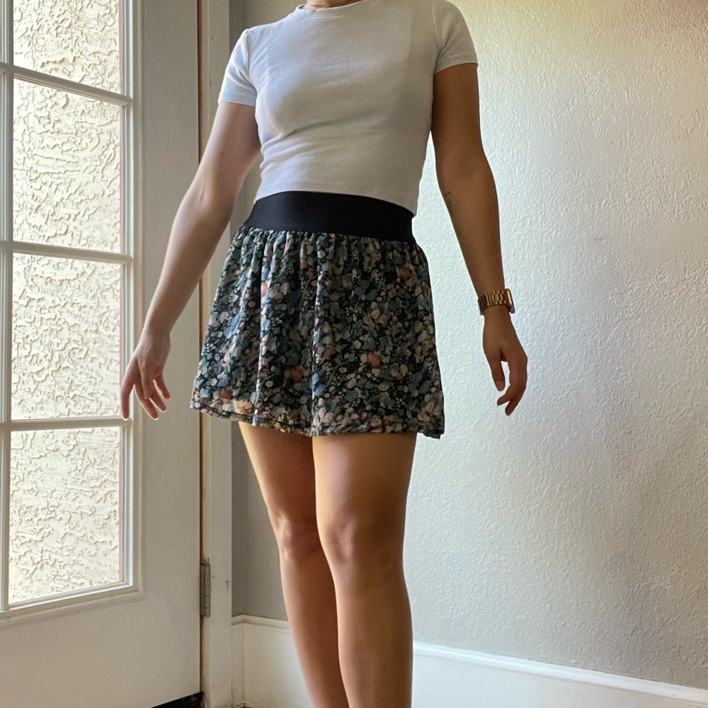 Floral mini skirt
